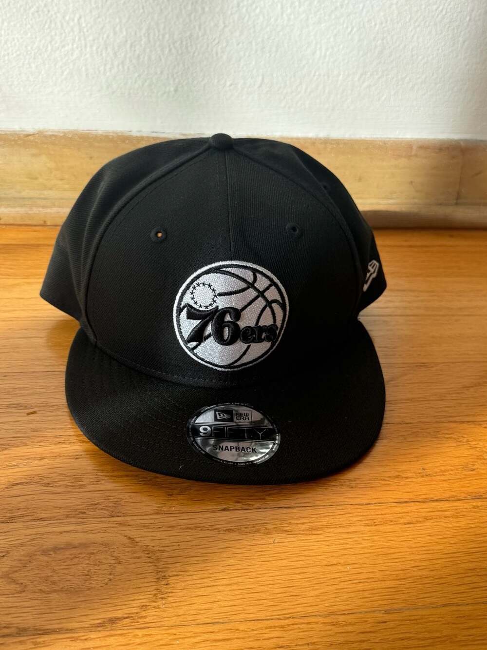 New Era Philadelphia 76ers 9FIFTY Snapback Hat One Size Black